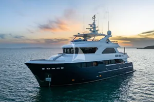 INTRIGUE - Jade Yacht 28m - 4 Cabins - Airlie Beach - Sydney - Whitsunday Islands - East Coast Australia INTRIGUE - Jade Yacht 28m - 4 Cabins - Airlie Beach - Sydney - Whitsunday Islands - East Coast Australia