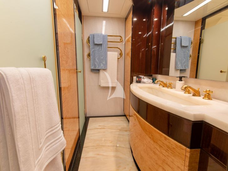 INTRIGUE Jade yacht 28m master cabin bathroom INTRIGUE Jade yacht 28m master cabin bathroom