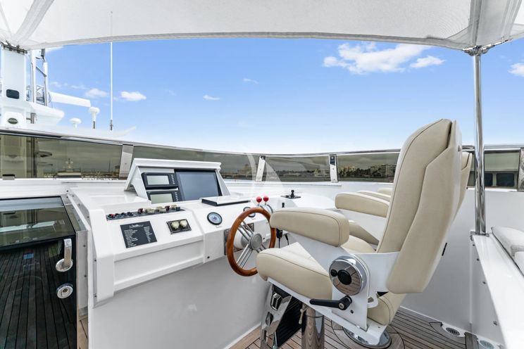 Charter Yacht INVICTUS - Palmer Johnson 123 - 4 Cabins - Nassau - Exumas - Bahamas