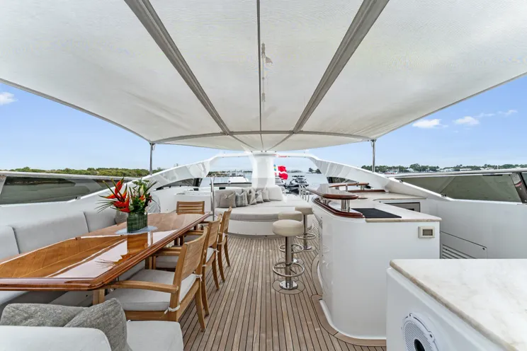 Charter Yacht INVICTUS - Palmer Johnson 123 - 4 Cabins - Nassau - Exumas - Bahamas