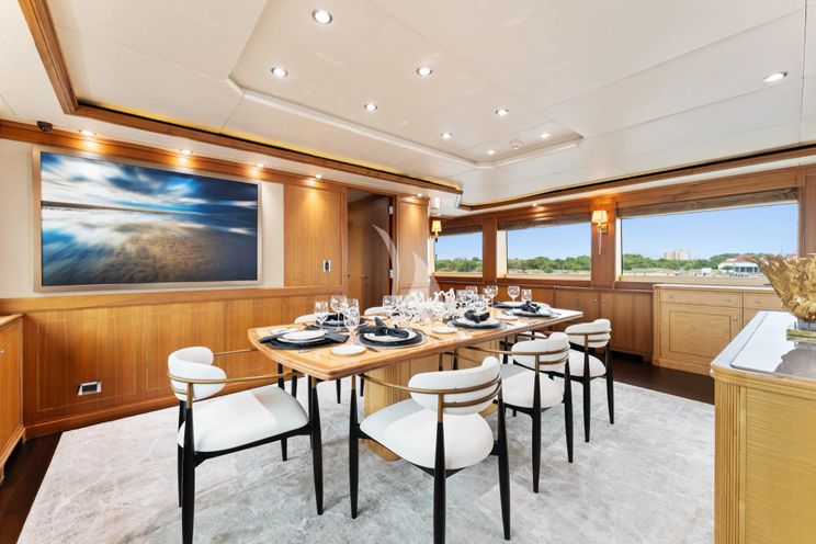 Charter Yacht INVICTUS - Palmer Johnson 123 - 4 Cabins - Nassau - Exumas - Bahamas