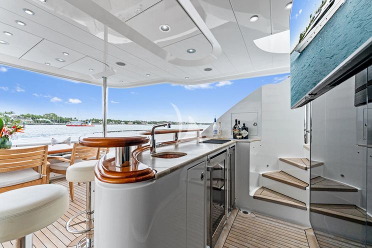 Charter Yacht INVICTUS - Palmer Johnson 123 - 4 Cabins - Nassau - Exumas - Bahamas
