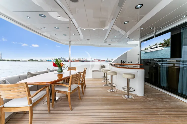 Charter Yacht INVICTUS - Palmer Johnson 123 - 4 Cabins - Nassau - Exumas - Bahamas