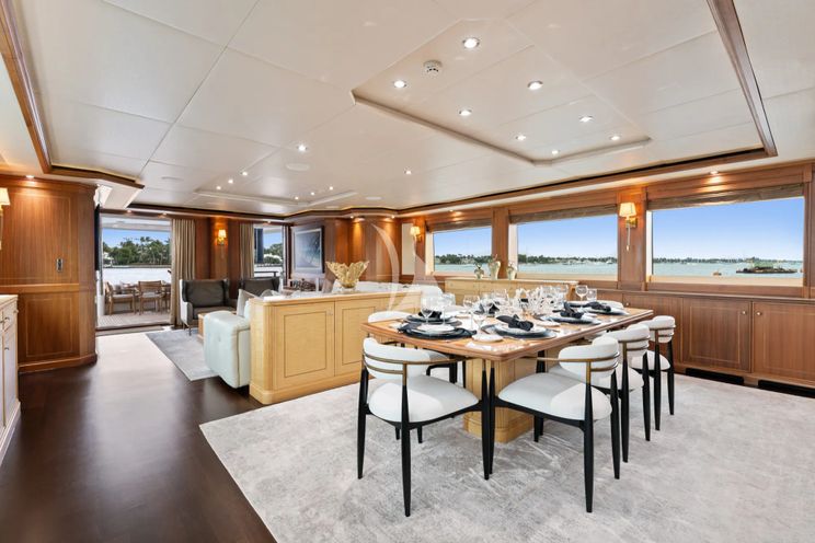 Charter Yacht INVICTUS - Palmer Johnson 123 - 4 Cabins - Nassau - Exumas - Bahamas