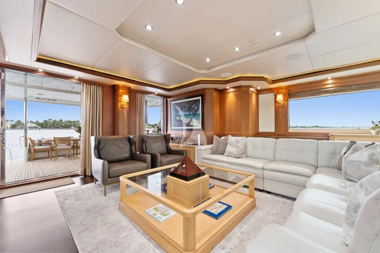 Charter Yacht INVICTUS - Palmer Johnson 123 - 4 Cabins - Nassau - Exumas - Bahamas