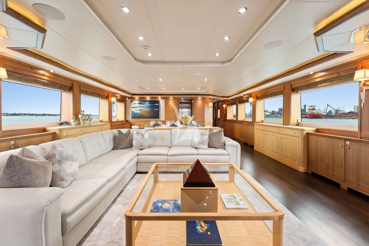 Charter Yacht INVICTUS - Palmer Johnson 123 - 4 Cabins - Nassau - Exumas - Bahamas