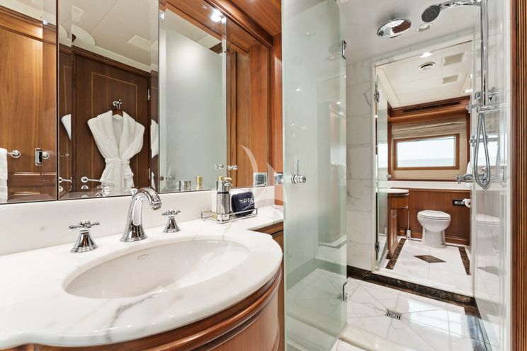 Charter Yacht INVICTUS - Palmer Johnson 123 - 4 Cabins - Nassau - Exumas - Bahamas