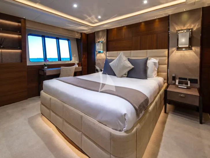 IMPERIAL PRINCESS BEATRICE Princess 131 - VIP cabin 2 IMPERIAL PRINCESS BEATRICE Princess 131 - VIP cabin 2