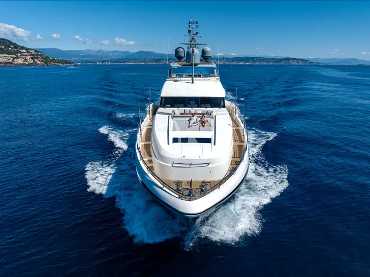 IMPERIAL PRINCESS BEATRICE Princess 131 - bow view IMPERIAL PRINCESS BEATRICE Princess 131 - bow view