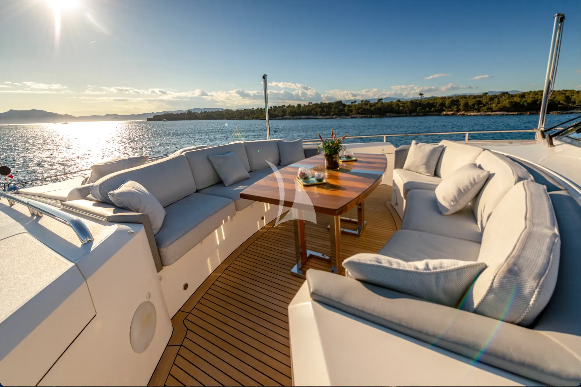 IMPERIAL PRINCESS BEATRICE Princess 131 - foredeck lounge