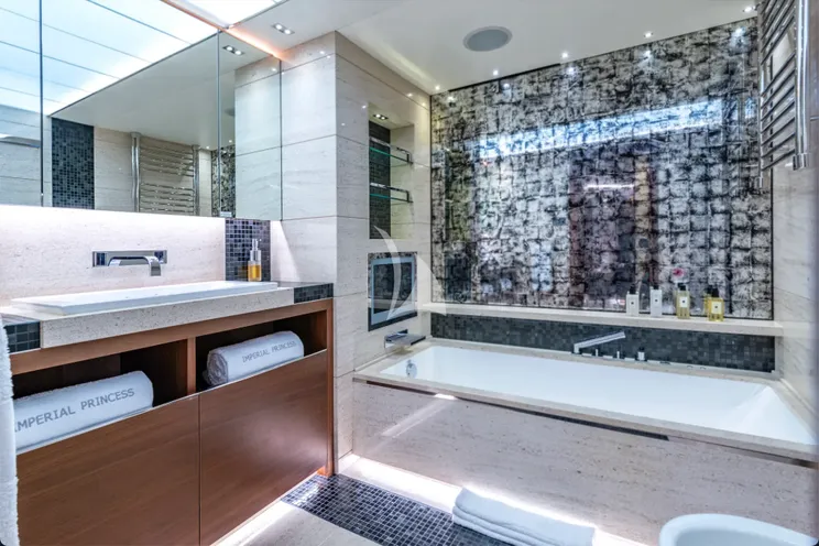 Charter Yacht IMPERIAL PRINCESS BEATRICE - Princess 40 - 5 Cabins - Cannes - St Tropez - Nice - Antibes - Monaco - French Riviera