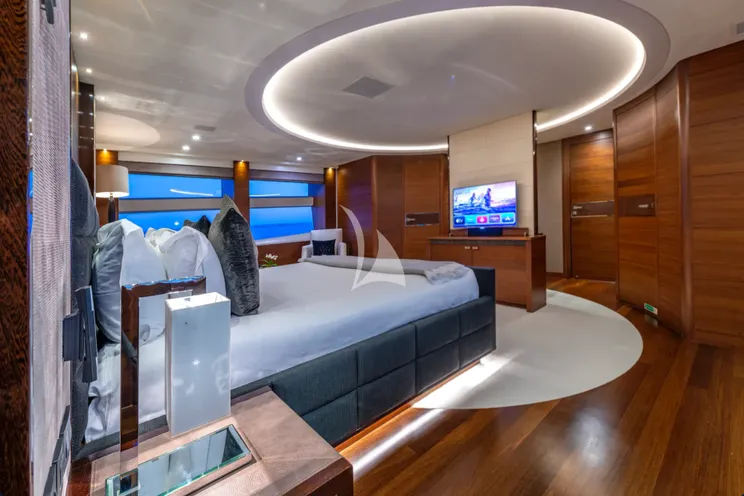 Charter Yacht IMPERIAL PRINCESS BEATRICE - Princess 40 - 5 Cabins - Cannes - St Tropez - Nice - Antibes - Monaco - French Riviera