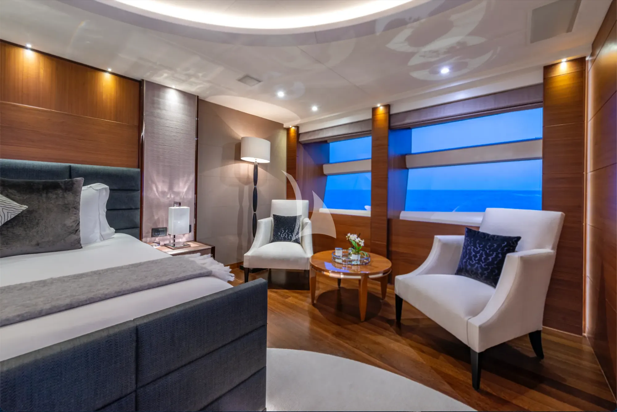 IMPERIAL PRINCESS BEATRICE Princess 131 - master cabin lounge