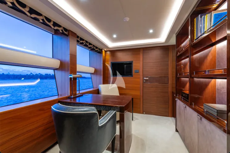 Charter Yacht IMPERIAL PRINCESS BEATRICE - Princess 40 - 5 Cabins - Cannes - St Tropez - Nice - Antibes - Monaco - French Riviera