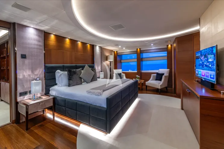 Charter Yacht IMPERIAL PRINCESS BEATRICE - Princess 40 - 5 Cabins - Cannes - St Tropez - Nice - Antibes - Monaco - French Riviera