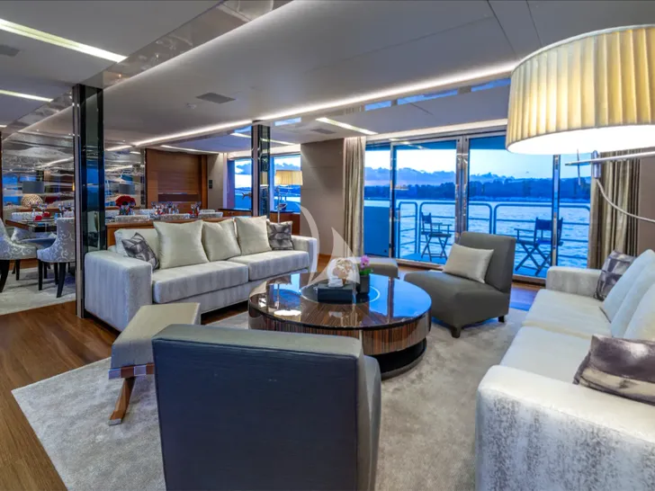 IMPERIAL PRINCESS BEATRICE Princess 131 - saloon lounge IMPERIAL PRINCESS BEATRICE Princess 131 - saloon lounge