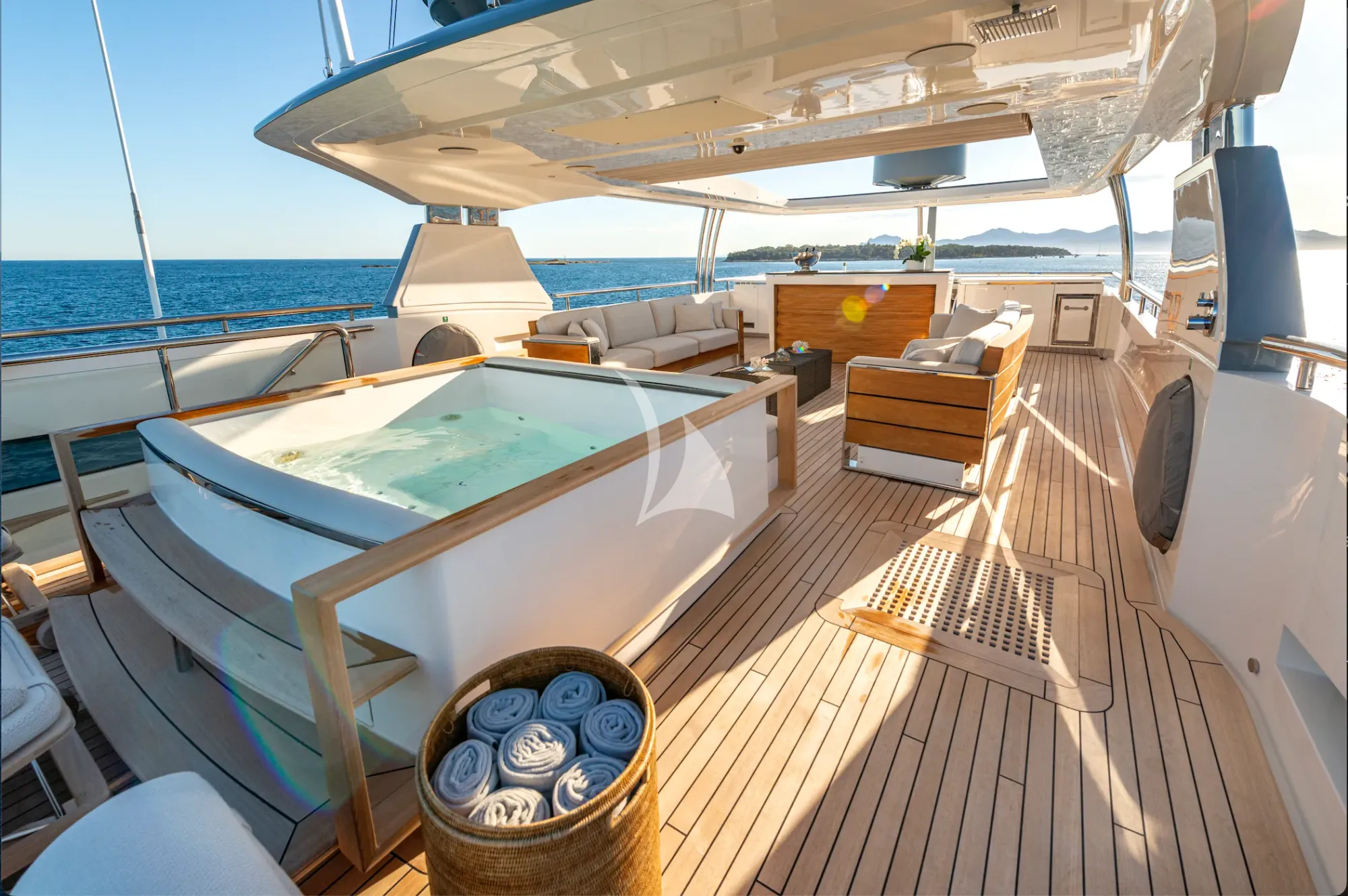 IMPERIAL PRINCESS BEATRICE Princess 131 - sundeck jacuzzi
