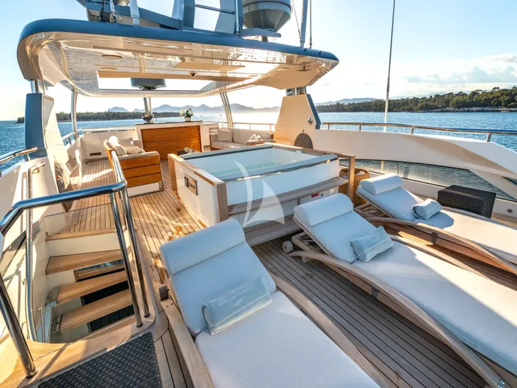 IMPERIAL PRINCESS BEATRICE Princess 131 - sundeck IMPERIAL PRINCESS BEATRICE Princess 131 - sundeck