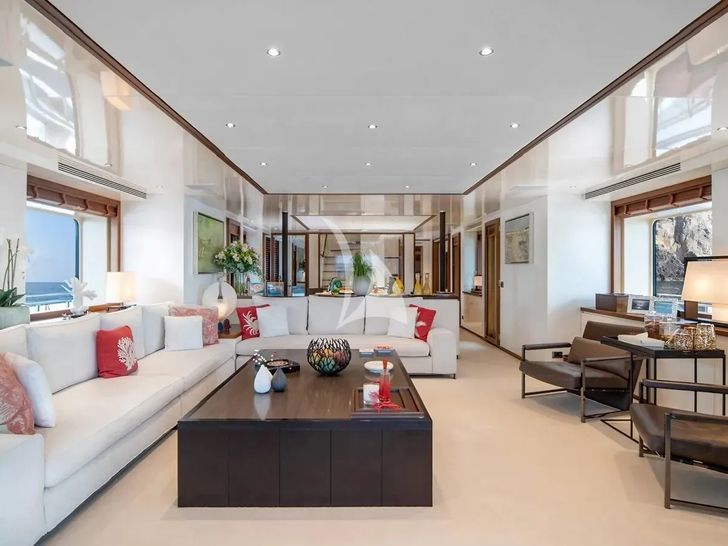 IRAVATI Oceanco 42m - main saloon IRAVATI Oceanco 42m - main saloon