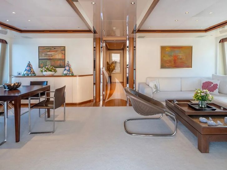 IRAVATI Oceanco 42m - sky lounge IRAVATI Oceanco 42m - sky lounge