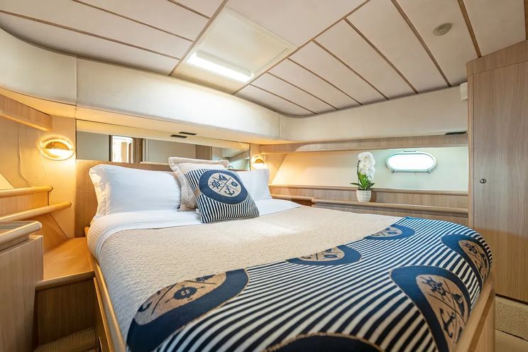 Charter Yacht IRENE - Ferretti 21m - 4 Cabins - Athens - Paros - Mykonos - Cyclades - Greece