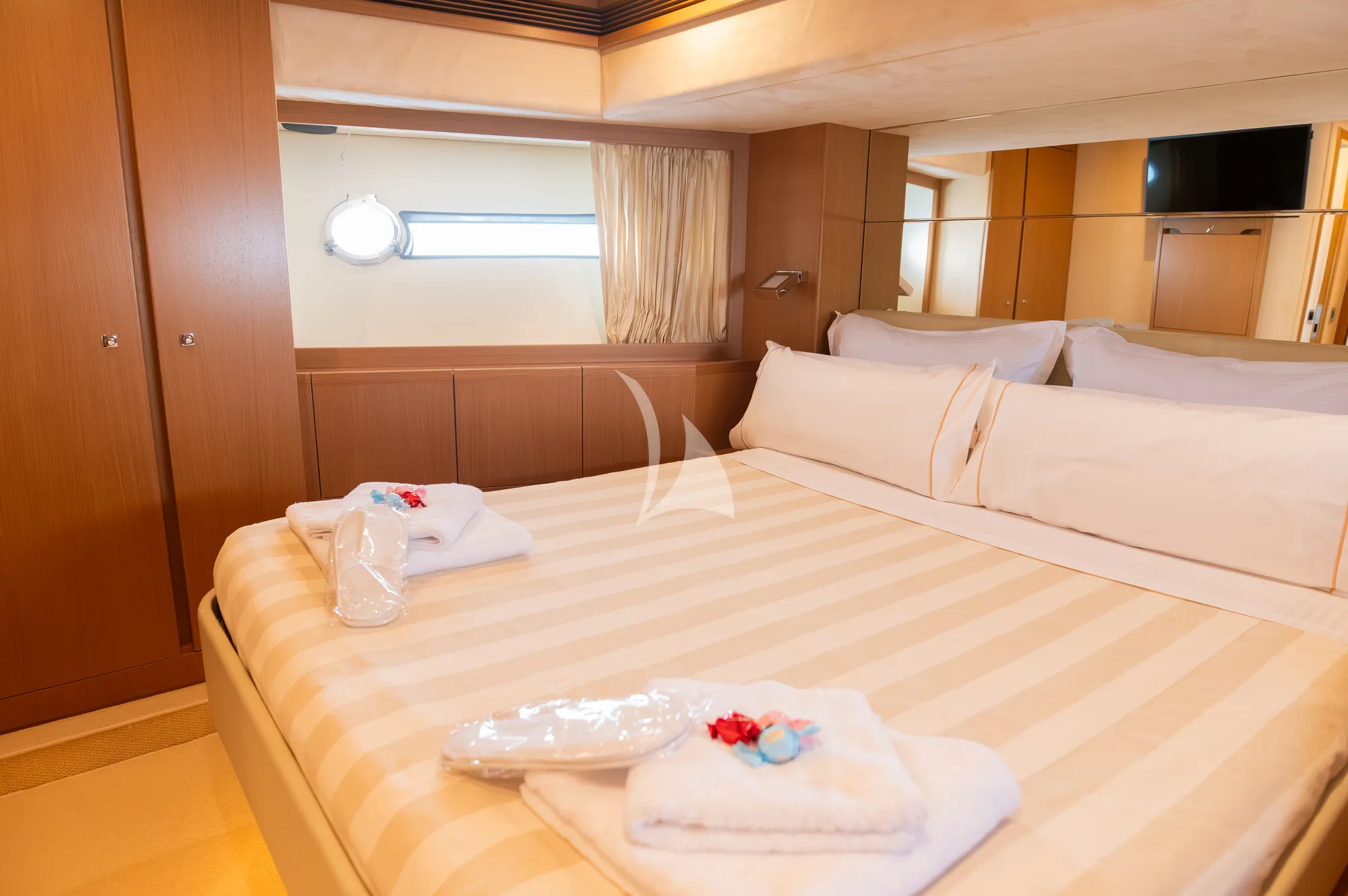 Charter Yacht IRENE - Ferretti 780 - 4 Cabins - Athens - Mykonos- Paros - Cyclades - Aegean - Greece