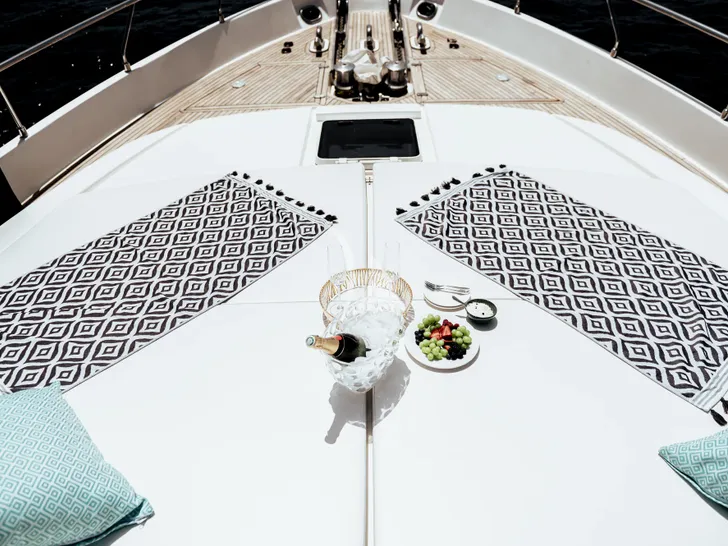 IRENE Ferretti 780 - foredeck sunbathing area IRENE Ferretti 780 - foredeck sunbathing area