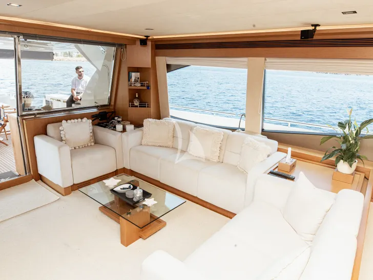 IRENE Ferretti 780 - saloon IRENE Ferretti 780 - saloon