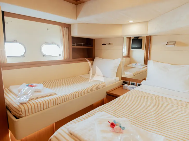 IRENE Ferretti 780 - twin cabin IRENE Ferretti 780 - twin cabin