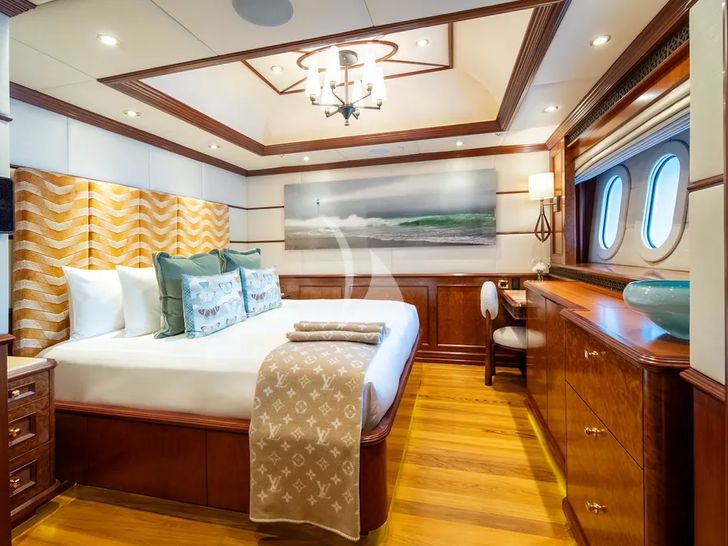 IRON BLONDE Trinity Yacht 60m - VIP King cabin 2 IRON BLONDE Trinity Yacht 60m - VIP King cabin 2