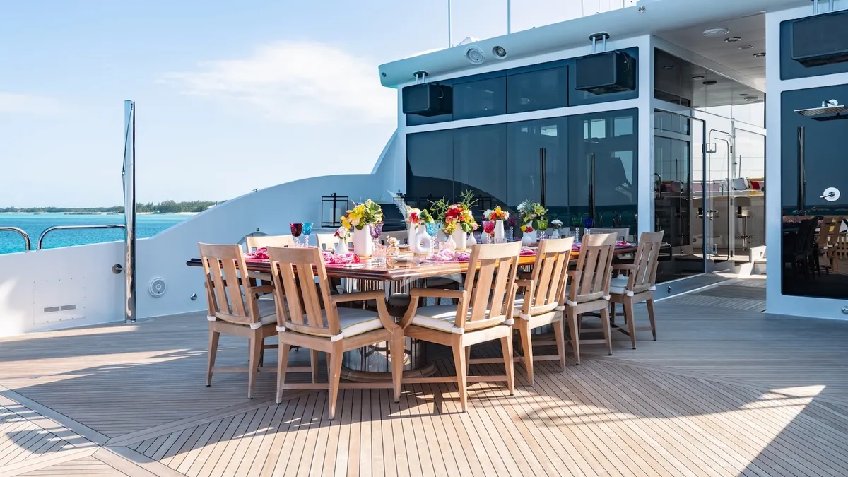 IRON BLONDE Trinity Yacht 60m - alfresco dining area