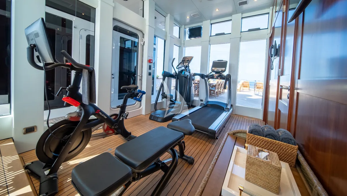 IRON BLONDE Trinity Yacht 60m - gym on the sundeck