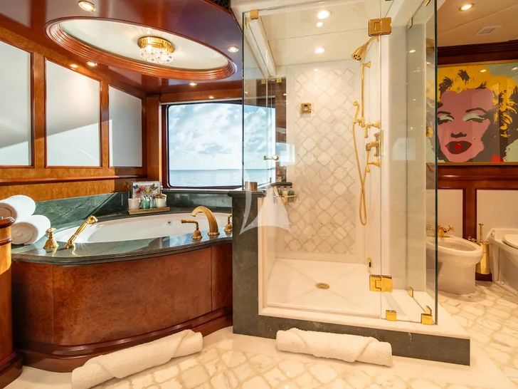 IRON BLONDE Trinity Yacht 60m - owner's suite en-suite for her with jacuzzi and shower IRON BLONDE Trinity Yacht 60m - owner's suite en-suite for her with jacuzzi and shower