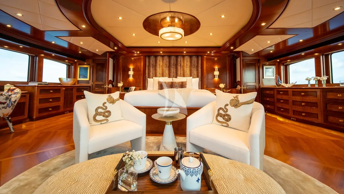 IRON BLONDE Trinity Yacht 60m - owner's suite lounge and bed