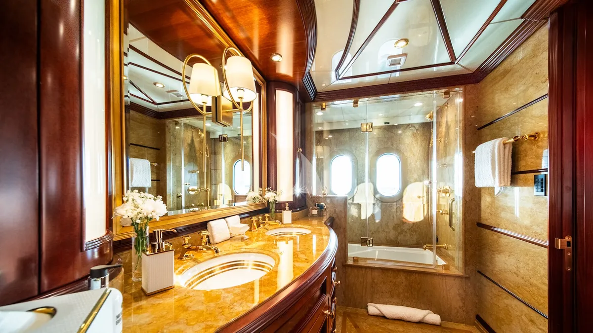 IRON BLONDE Trinity Yacht 60m - VIP king 1 cabin en-suite bathroom