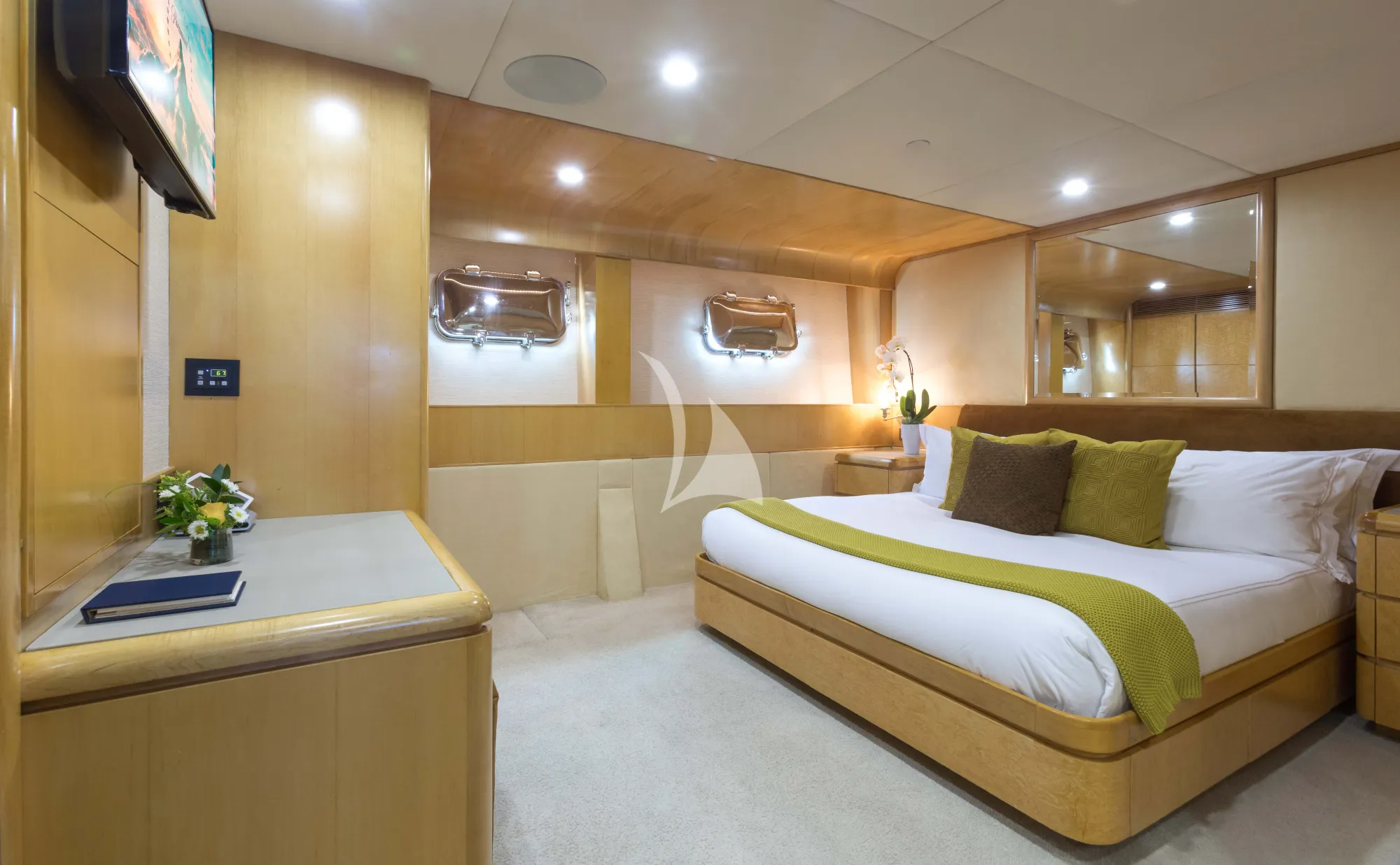 ISLAND HEIRESS Cheoy Lee 145 - VIP cabin 3