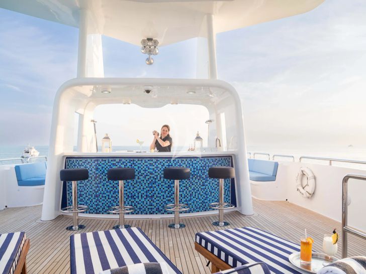 ISLAND HEIRESS Cheoy Lee 145 - sundeck bar ISLAND HEIRESS Cheoy Lee 145 - sundeck bar