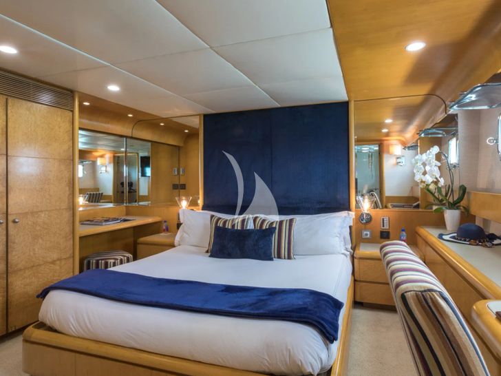 ISLAND HEIRESS Cheoy Lee 145 - VIP cabin 2 ISLAND HEIRESS Cheoy Lee 145 - VIP cabin 2