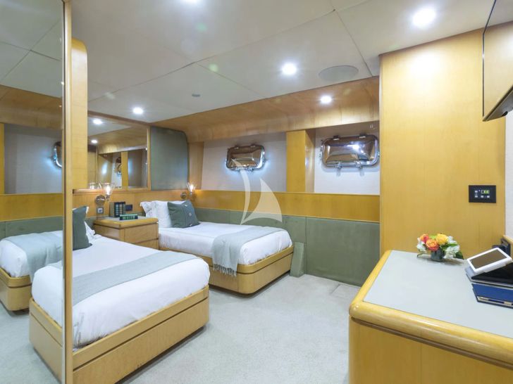 ISLAND HEIRESS Cheoy Lee 145 - twin cabin 1 ISLAND HEIRESS Cheoy Lee 145 - twin cabin 1