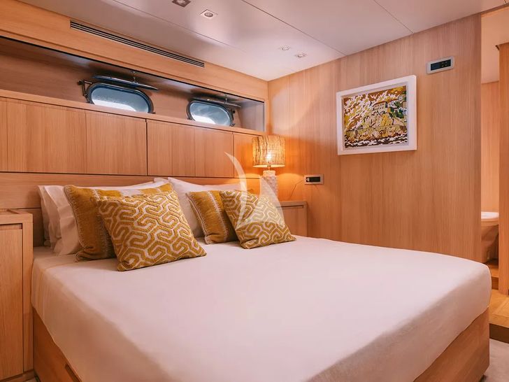 ISLANDER II Baglietto 34 - VIP cabin 1 ISLANDER II Baglietto 34 - VIP cabin 1