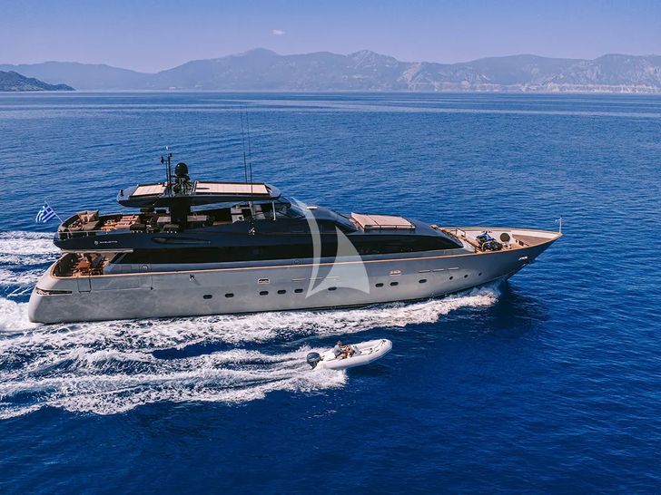 ISLANDER II Baglietto 34 - side profile ISLANDER II Baglietto 34 - side profile