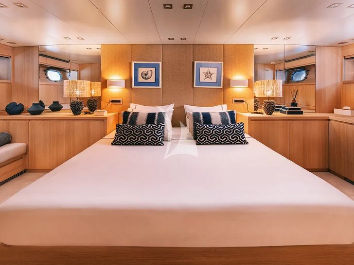 ISLANDER II Baglietto 34 - master cabin ISLANDER II Baglietto 34 - master cabin