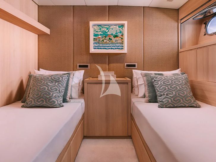 ISLANDER II Baglietto 34 - twin cabin 2 ISLANDER II Baglietto 34 - twin cabin 2