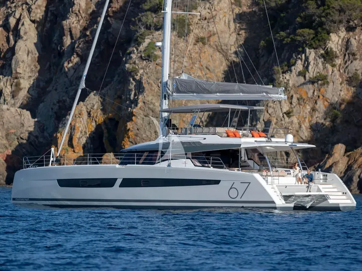 ISOLA Fountaine Pajot Alegria 67 - anchored side profile ISOLA Fountaine Pajot Alegria 67 - anchored side profile