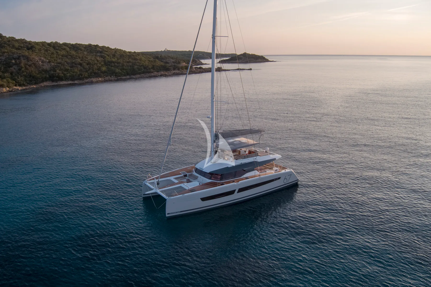 ISOLA Fountaine Pajot Alegria 67 - anchored under the sunset