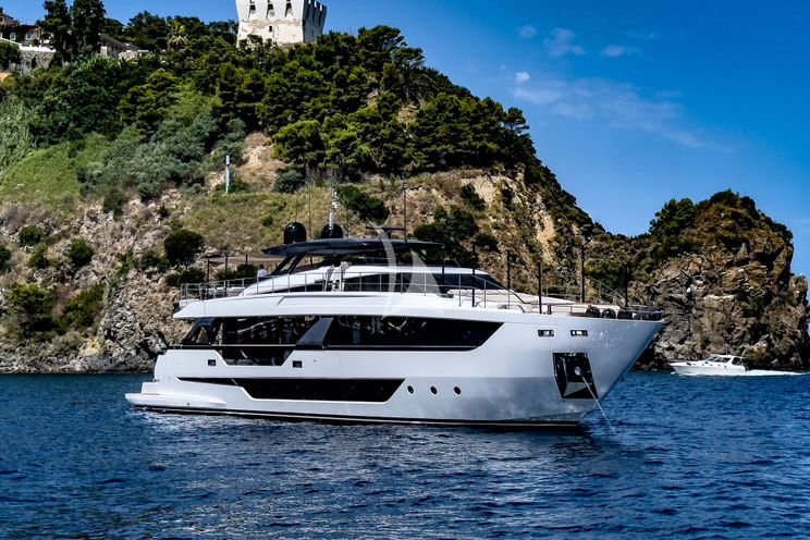 Charter Yacht ISOTTA - Ferretti 1000 Skydeck - 5 Cabins - Split - Dubrovnik - Hvar - Croatia