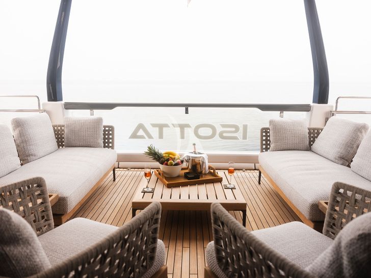ISOTTA - Ferretti 1000 Skydeck,aft deck lounge