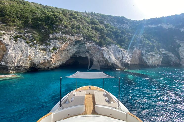 Charter Yacht IT`S MAGIC - Monte Carlo MCY65 - 3 Cabins - Cannes - St Tropez - Nice - Antibes - French Riviera - Monaco