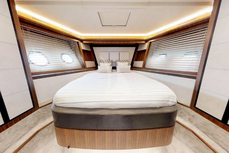 Charter Yacht IT`S MAGIC - Monte Carlo MCY65 - 3 Cabins - Cannes - St Tropez - Nice - Antibes - French Riviera - Monaco
