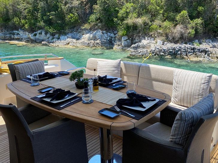 IT`S MAGIC Monte Carlo MCY65 - aft deck IT`S MAGIC Monte Carlo MCY65 - aft deck